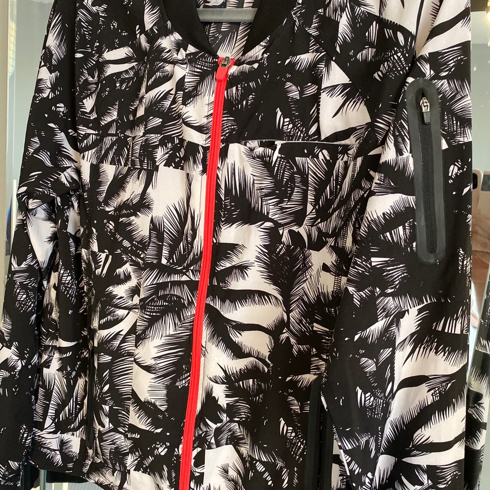 Fabletics Jacket. Size L - image 3